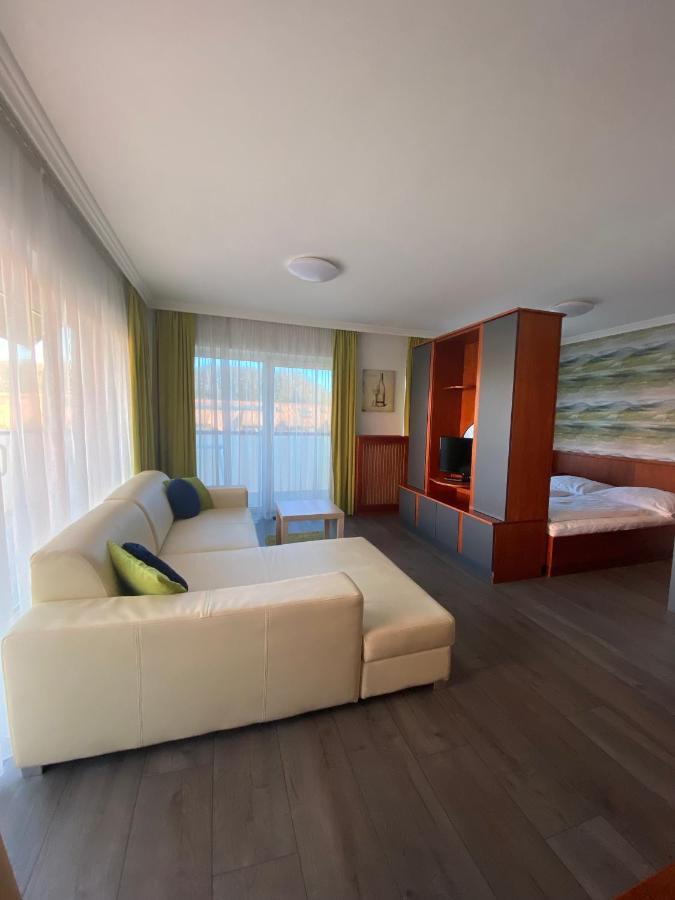 Cafe Relax Apartments Heviz Exterior foto