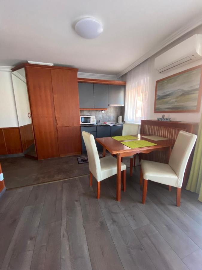 Cafe Relax Apartments Heviz Exterior foto
