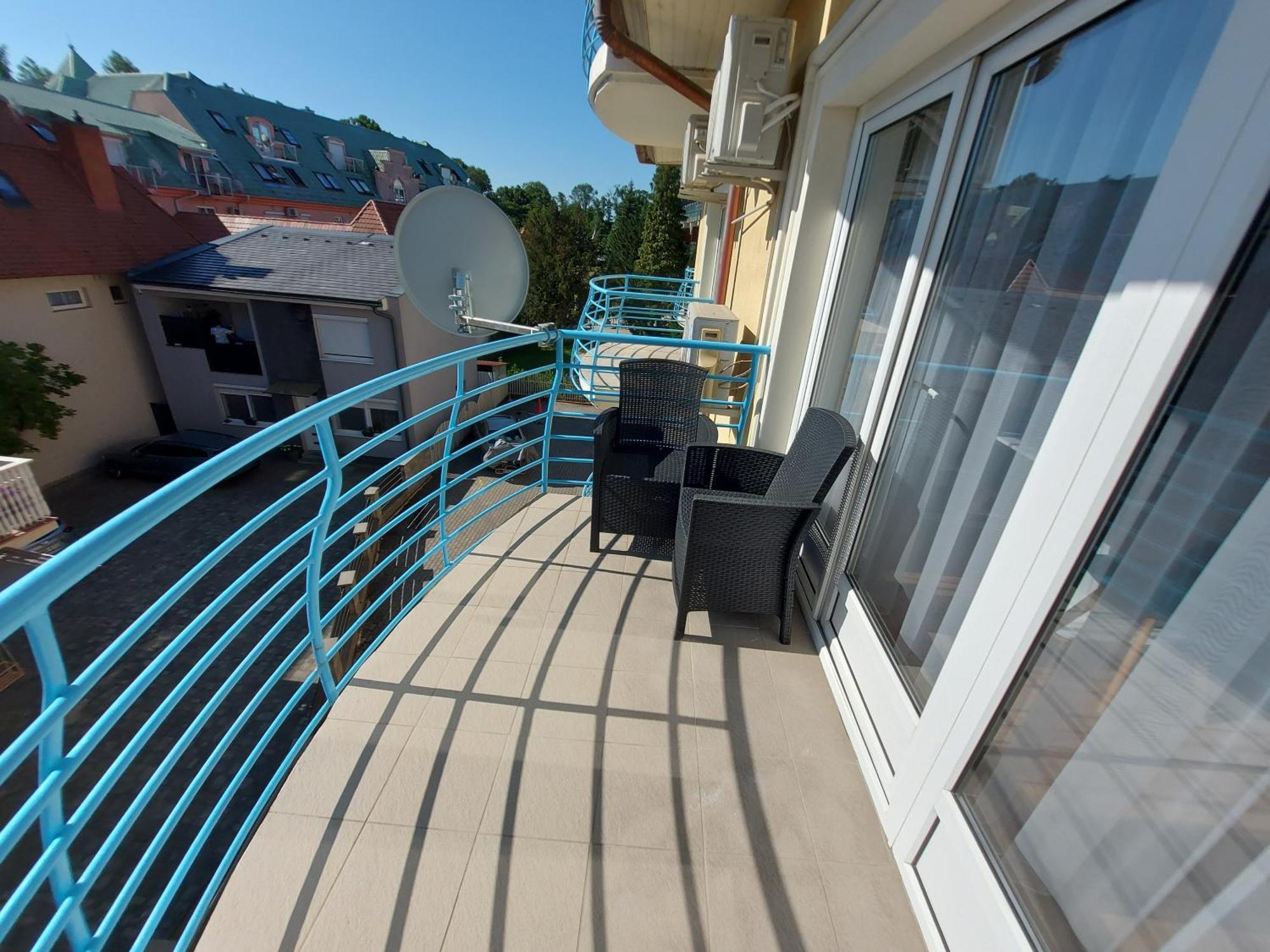 Cafe Relax Apartments Heviz Exterior foto