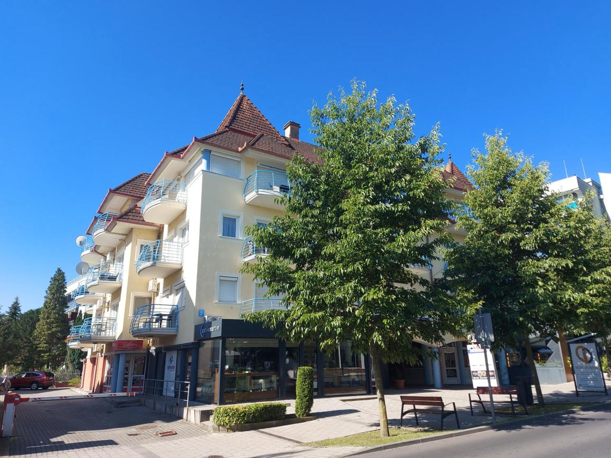 Cafe Relax Apartments Heviz Exterior foto
