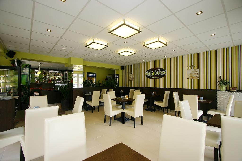 Cafe Relax Apartments Heviz Exterior foto