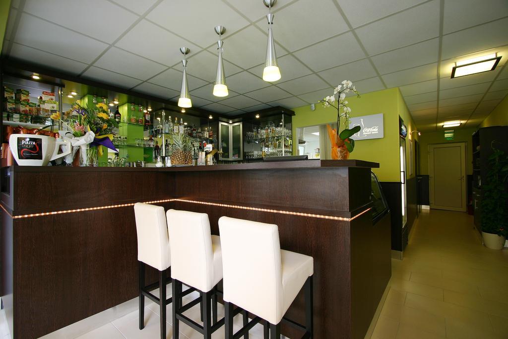 Cafe Relax Apartments Heviz Exterior foto